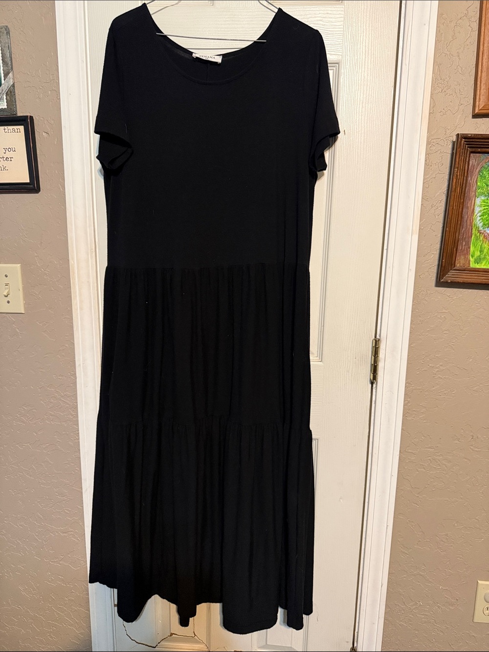 Zenana Outfitters Black Short-Sleeve Tiered Maxi Dress
